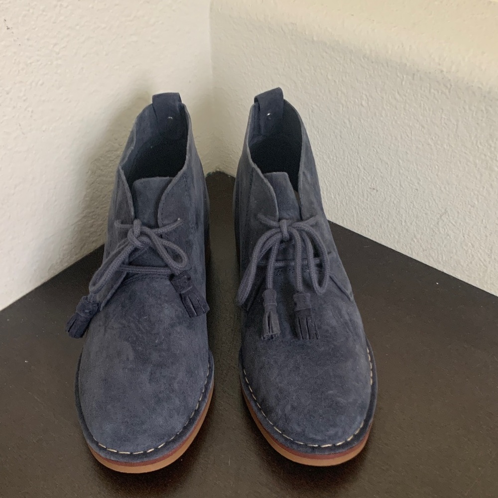 NWOT Hush Puppies Cyra Catelyn Dark Blue Chukka Boots